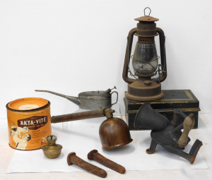 Lot 81 - Box of Blokey items inc Australian Half Pint Rega Oil Can, Copper Pump