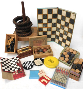 Lot 102 - Box lot vintage Games inc Quoits, Checkers, Numero Puzzle, Draughts, N