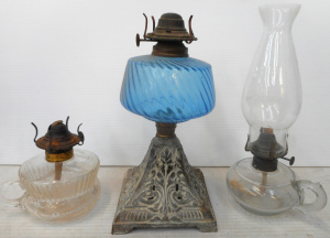 Lot 187 - 3 x Vintage oil lamps, incl two with handles and one with lovely Blue