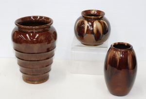 Lot 240 - 3 pces 1930s Bendigo Pottery - Brown glaze inc Art Deco stepped vase 2