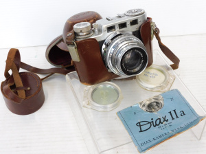 Lot 272 - Vintage Diax lla 35mm Camera - model 88160, in original leather case w