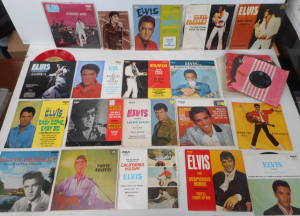 Group lot Elvis Presley 45rpm Vinyl singles, incl Picture sleeves, singles and a