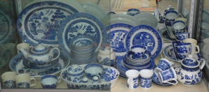 Group lot of Blue & White Willow pattern ceramics inc Wood & Sons, Sadle