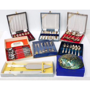 Lot 155 - Group lot of Vintage Boxed items inc Paua Shell, EPNS Cutlery - Mini S