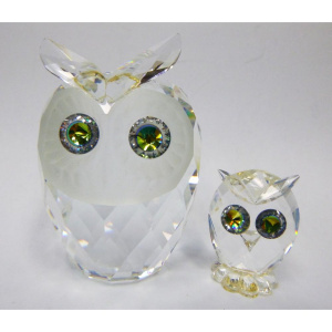 Lot 279 - 2 x Swarovski Crystal Owls - clear with coloured eyes approx 3 - 6cm H