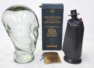 2 pces inc Wedgwood Royal Silver Jubilee Sandeman decanter w box 28cm H & Gl