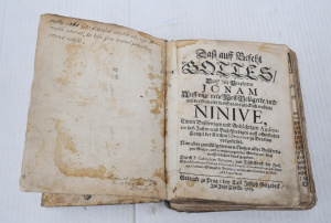 Vintage c1723 Book - NINEVE, which was successfully conquered from the power of