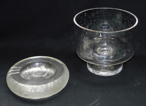2 pces Scandinavian glass inc Pukeberg Pedestal bowl 19cm H (small chip to rim)