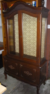 Lot 27 - Vintage c1980s Ornate Victorian style Display Cabinet - 2 x piece, cupb