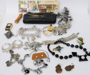 Lot 158 - Group lot mostly Costume Jewellery inc Brooches, Earrings beads, neckl