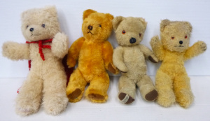 Lot 162 - 4 x Vintage Teddy Bears inc, 2 x Jakas, a Joy Toys with working growle