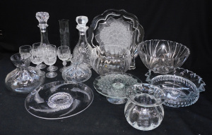 Lot 168 - Group lot Quality Glass & Crystal inc Stuart Crystal Etched Fern c