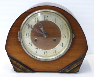 Lot 328 - Vintage Art Deco Wood Mantel Clock - 215cm H