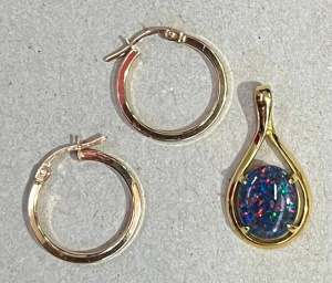 Group 9ct gold jewellery - opal pendant & pr Hoop earrings - TW 2 9 grms