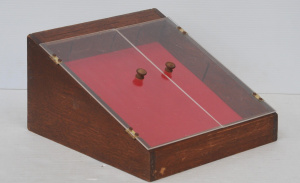 Lot 250 - Vintage CigarCigarette Table Top Display Box