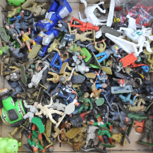 Lot 252 - Box lot - Heaps Vintage Plastic Toy Figures - WW2 Soldiers, Scuba dive