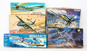 Lot 274 - 5 x Vintage Unmade Model Kits Boeing 707, Bismarck Battleship, Golden