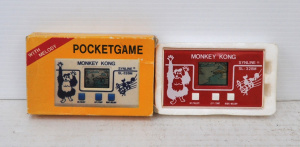 Lot 296 - Vintage Monkey Kong Handheld Synline Sl-328m in Blue & White Pocke