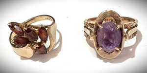 2 x 9ct gold rings set with Amethyst & garnets - TW 7 5 grms