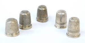 5 x Vintage English Sterling Silver Hallmarked Thimbles - Similar design - hallm