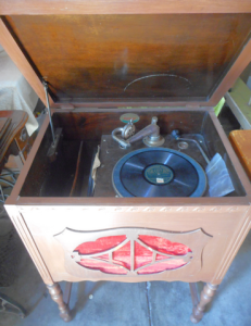 Playola Maples Phonograph Player in Cabinet with spare needles and 78rpm Records