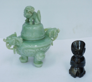 2 pces Carved oriental items inc Obsidiaan Stone figure 11 5cm H & Lidded I