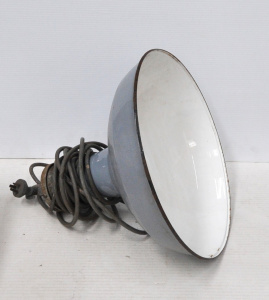 Vintage Industrial Enamalled Ceiling Light w Shade - Approx 41cm D