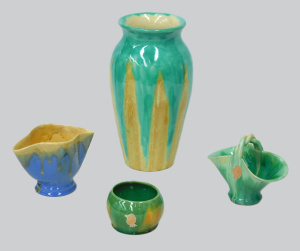 4 ppces Vintage Australian Drip Glaze Pottery inc Cornwells Teal & Tan vase