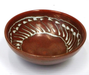 Australian Shigeo Shiga Stoneware Pottery bowl - tomato glaze with white linear