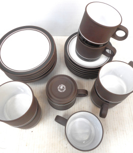 Lot 121 - 1960 - 70s Hornsea Contrast Tea set, made in England