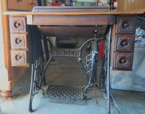 Lot 17 - Vintage Treadle Singer Sewing Machine - with 3 carved drawers to each s