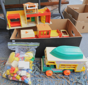 Lot 47 - Group lot - Vintage Fisher price Play Family sets - Camper Van + Villag