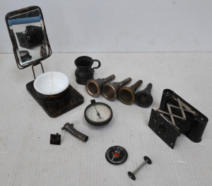 Lot 86 - Group lot vintage Blokey Items inc Vest Pocket Automatic Kodak bellows