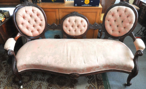 Lot 6 - Victorian 3 piece Salon Suite - Medallion back Settee & pair Gents &