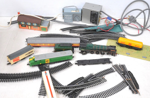 Lot 86 - Vintage Boxed Train Set incl 2 x Locomotives inc Australian National 35