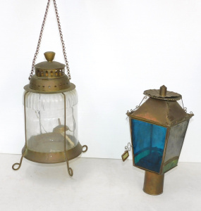 Lot 211 - 2 x Vintage Brass Lamps inc GB Hanging Oil Lantern 34cm H & Lamp w