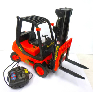 Lot 222 - Large Kids Toy Battery Operated Remote Control Forklift, approx 43cm H