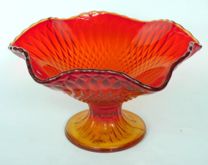 Lot 294 - Vintage Amberina Glass comport - Wavey rim with amber base and rim 11c