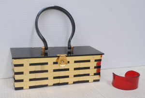 Lot 309 - Vintage 1950s Lucite Bag - woven design with brass strapping, incl red