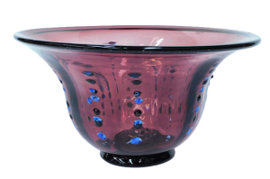 Lot 31 - Australian Art Glass - Oxiana Imp - Adelaide Large Aubergine bowl with