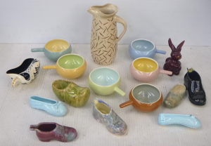 Lot 41 - Group lot of Vintage Australian Pottery incl 6 x Martin Boyd Ramekins,