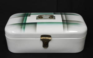 Lot 14 - Mid Century Large German Siegwerk Enamel lunch box - Green shaded check