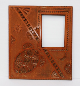 Lot 238 - Vintage 1930s Off-Centre Chipped Carved Picture Frame To Fit Picture 1