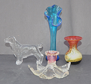 Lot 245 - 4 pces of vintage Art Glass inc Italian leaf shaped candlestick, Valet