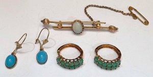 Lot 341 - Group 9ct gold jewellery - opal bar brooch, pr turq Drop earrings &am