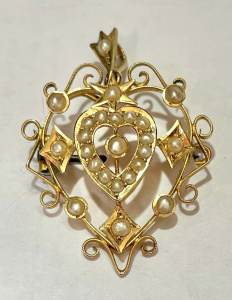 Lot 349 - c1900 15ct gold pendantbrooch - scroll open work with heart to centre