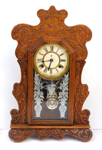 Lot 356 - Vintage American Waterbury Carved wooden mantle clock with pendulum -